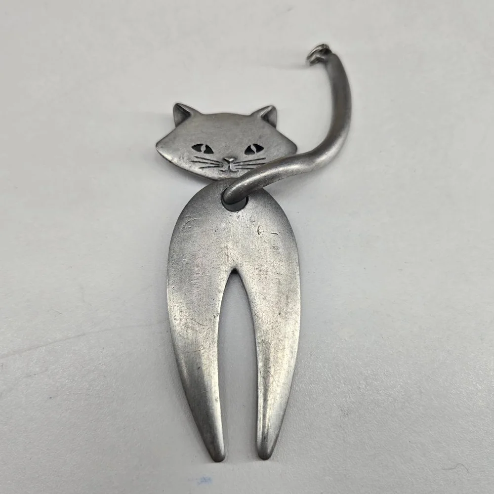JJ Jonette Brooch Silver Tone Kitty Cat Articulated Large Pin Collectible